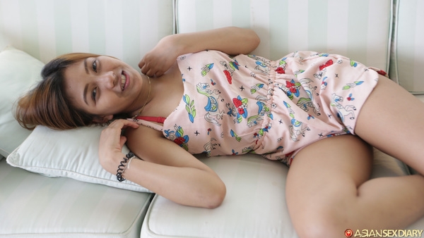 [ASD] Fresh & Innocent Asian Teen Pussy Pounded